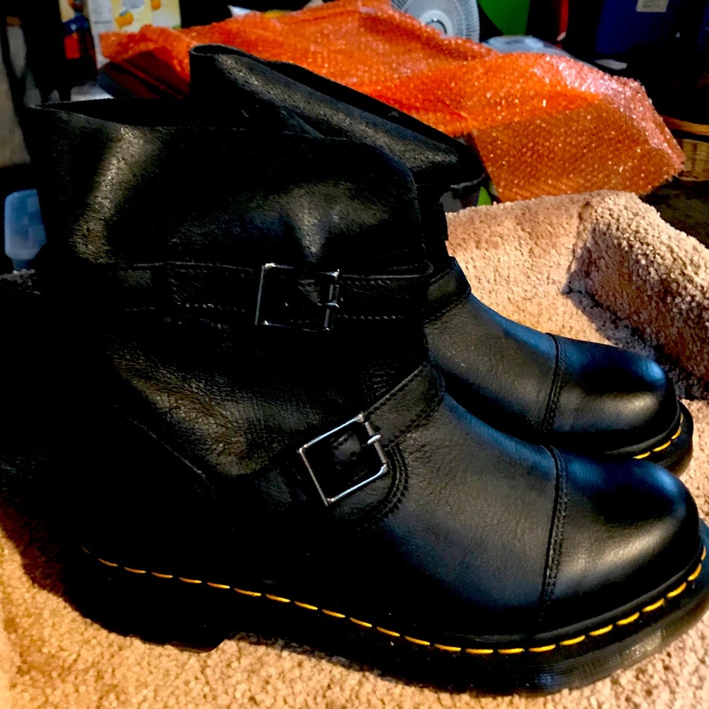 Combat boots